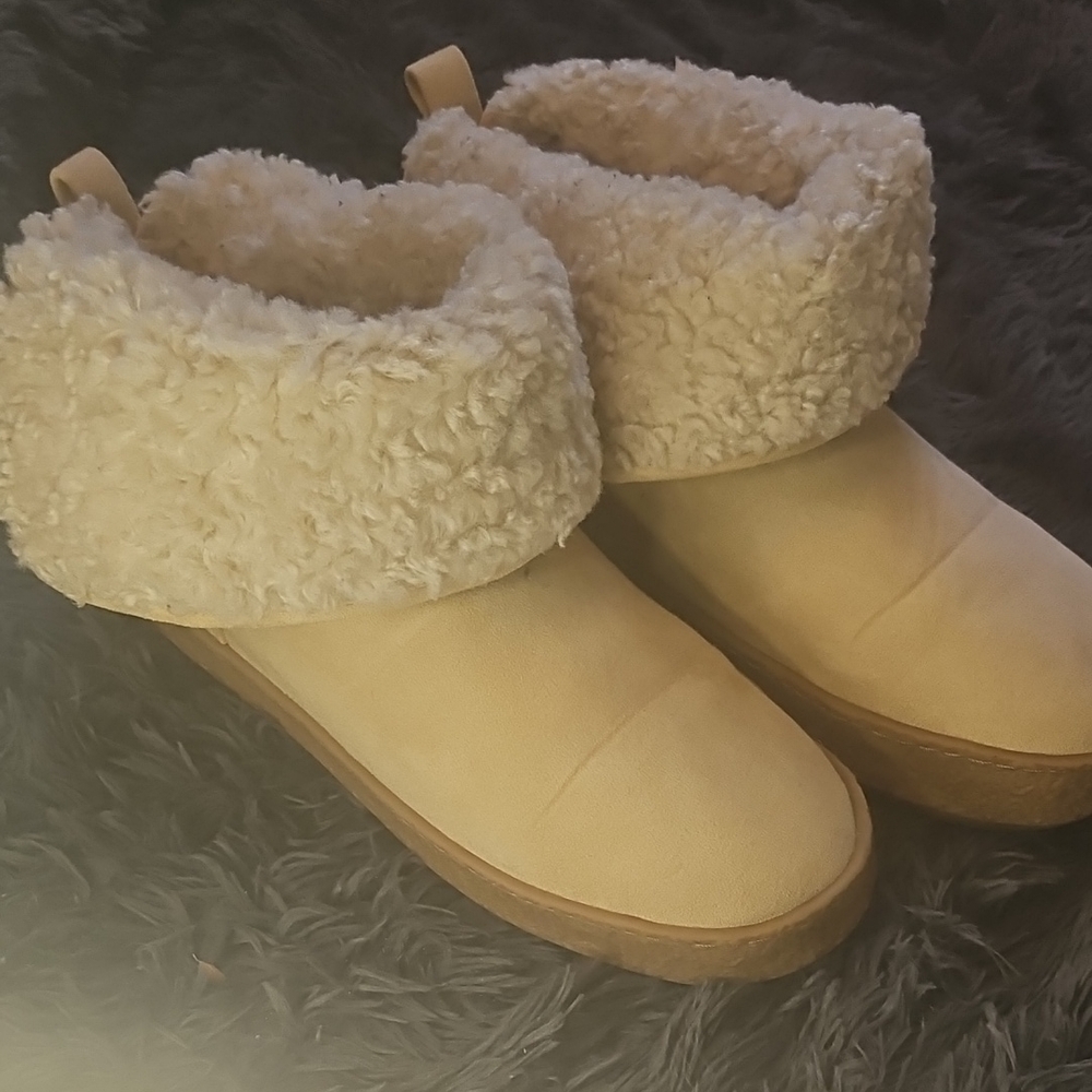 Amazon Essentials Tan Winter Boots Shearling-Lined